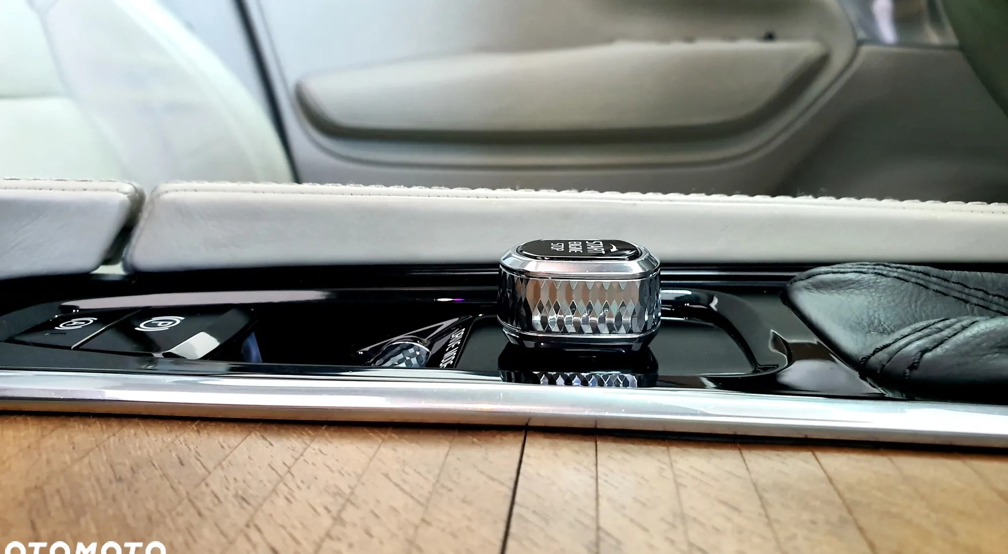 Volvo XC 90 cena 197900 przebieg: 125000, rok produkcji 2019 z Zalewo małe 781